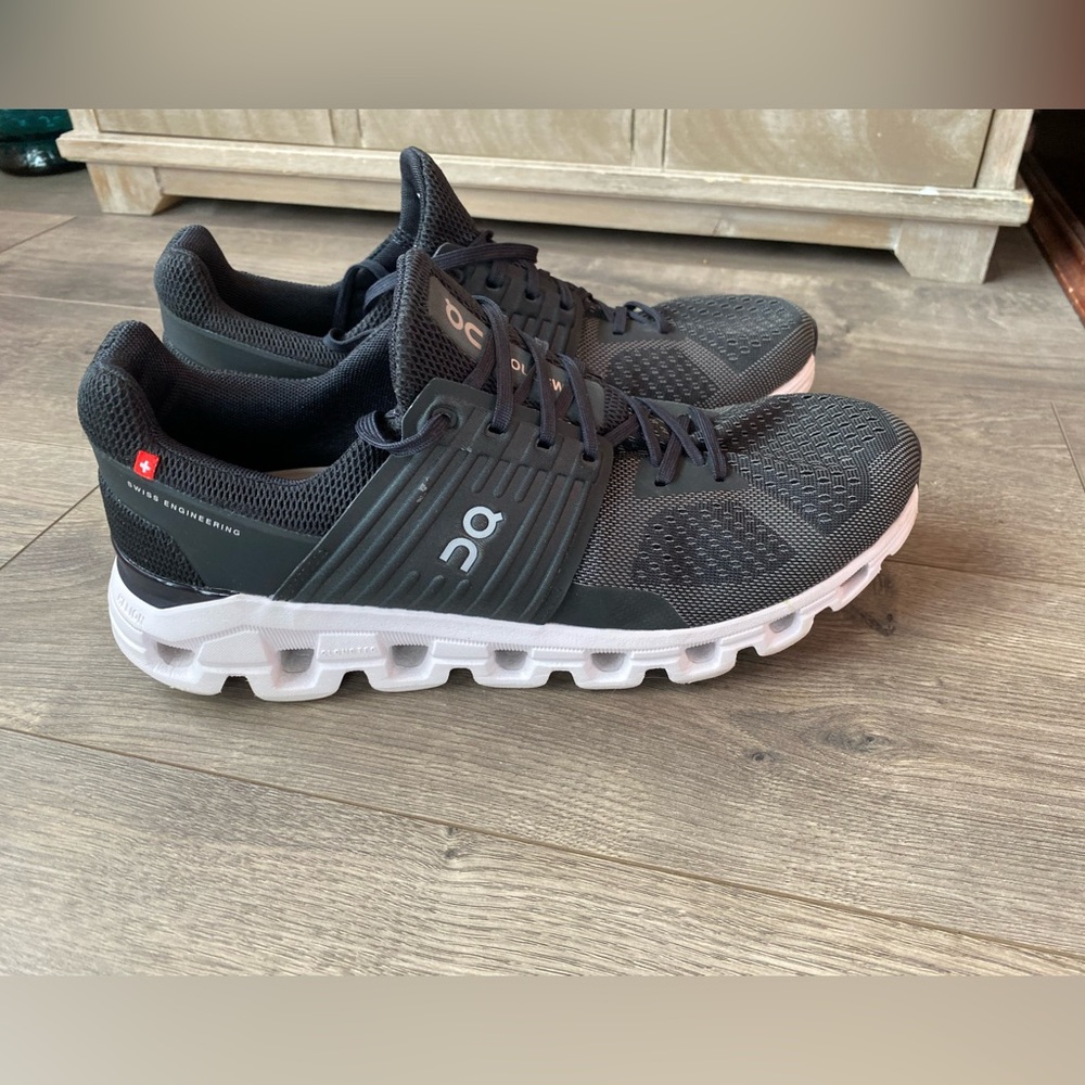 On Cloud Running Shoes Swift Like new Mens size 9